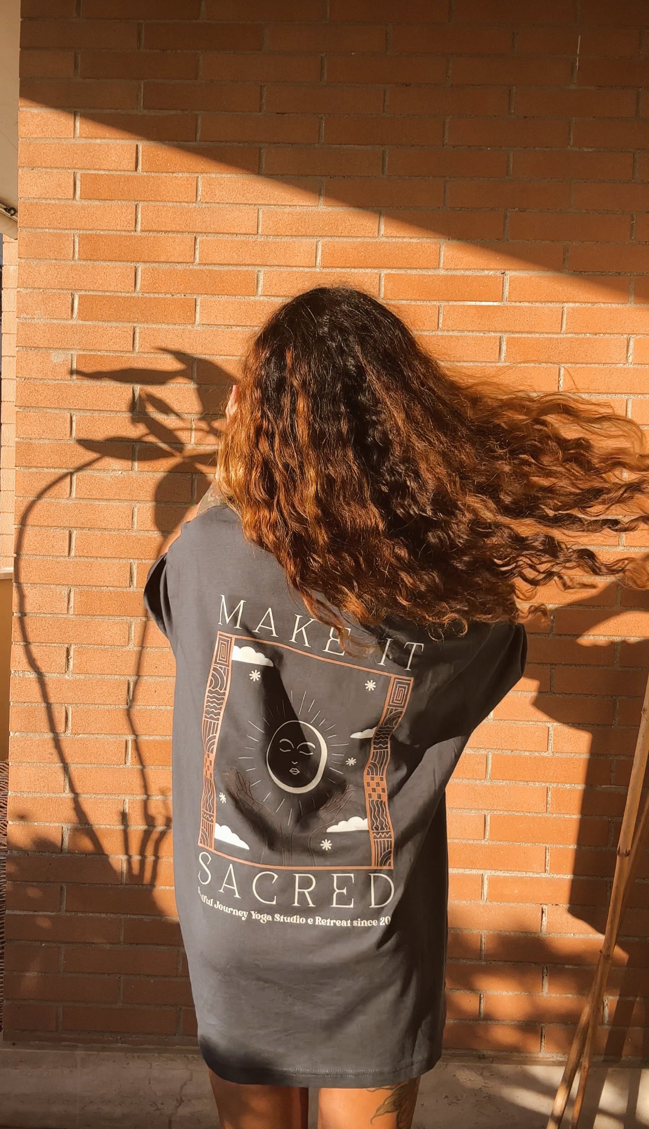 T-Shirt Make It Sacred Indian Grey